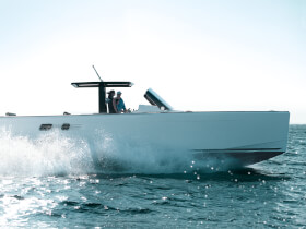 Fjord 40 open Extérieur tour | vue latérale | Fjord