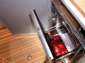 Fjord 40 open Intérieur cabine | réfrigérateur | Fjord